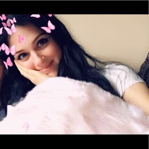 Meet your Posher, Danielle